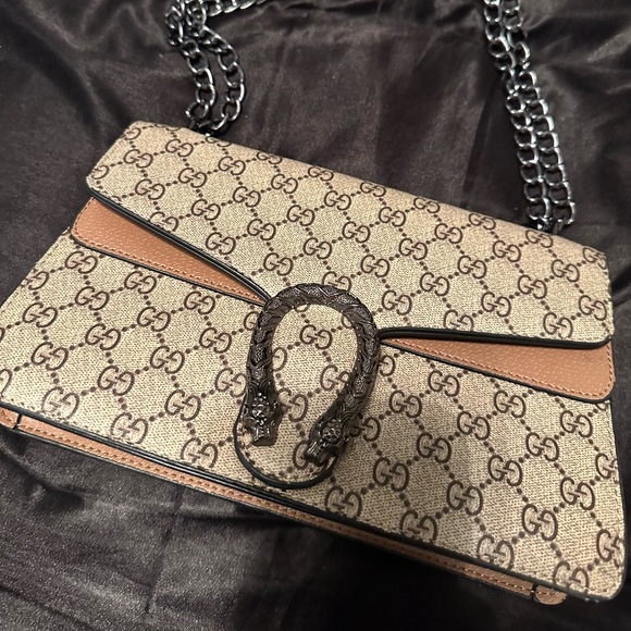 Purse - Picture 1 of 3